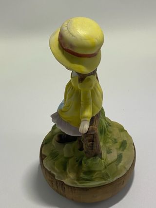 Figura Niña Porcelana Musical