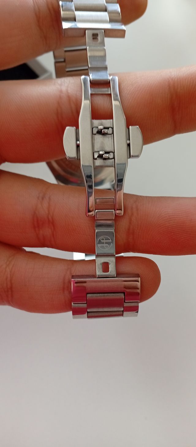 Reloj Oyster Perpetual – Solo 12 €