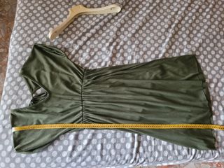 Vestito verde oliva scollo a V