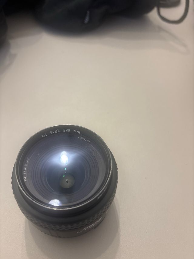 Objetivo Nikon AF Nikkor 28mm