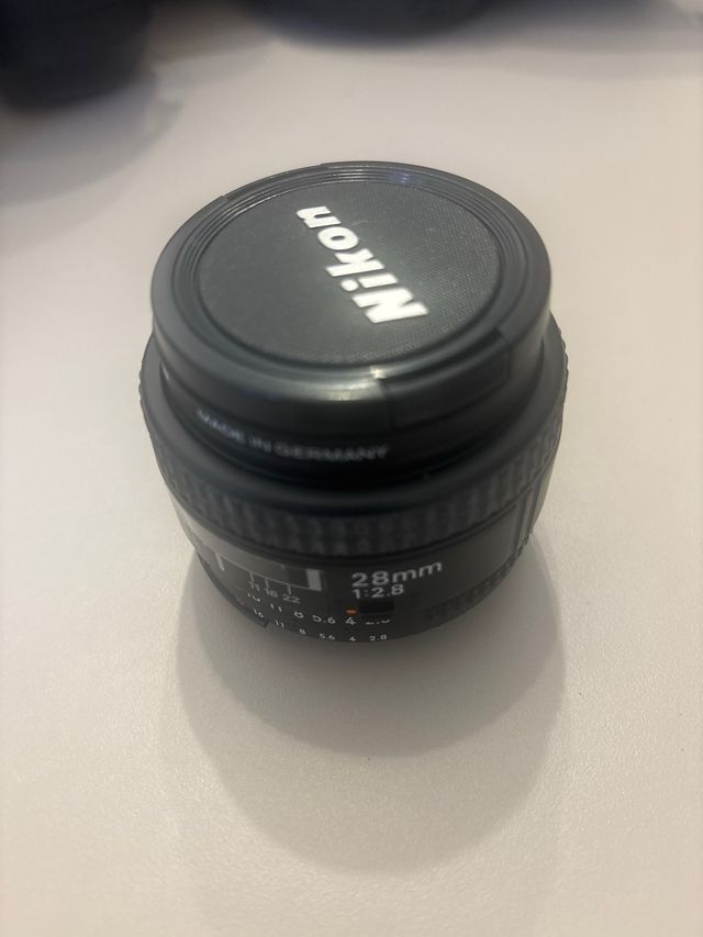 Objetivo Nikon AF Nikkor 28mm