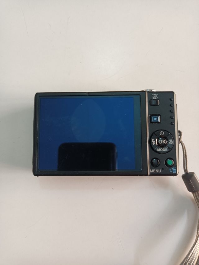 Pentax Optio V20 8MP da riparare.