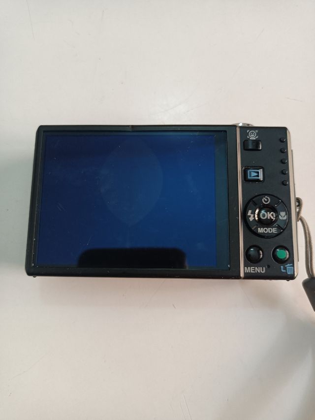 Pentax Optio V20 8MP da riparare.