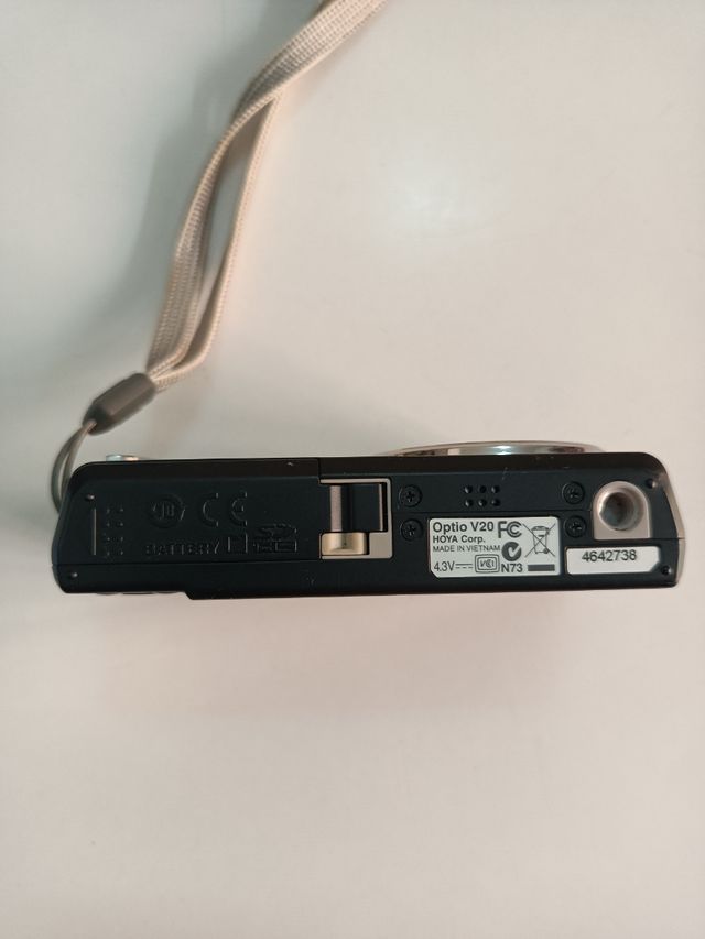 Pentax Optio V20 8MP da riparare.