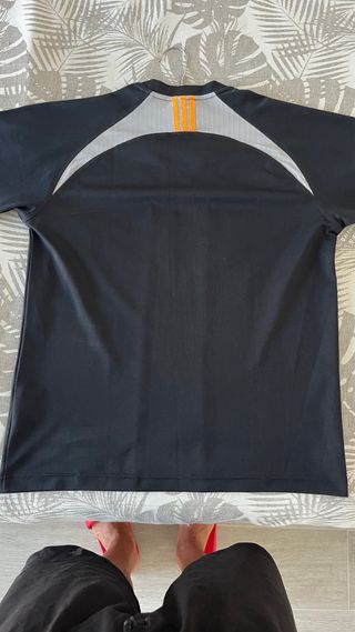 Camiseta Adidas deportiva negra-blanca