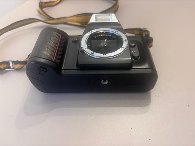 Cámera Nikon F-401s