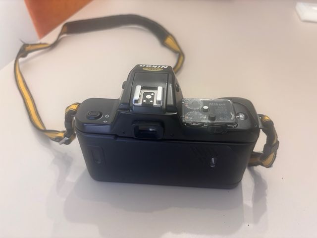 Cámera Nikon F-401s