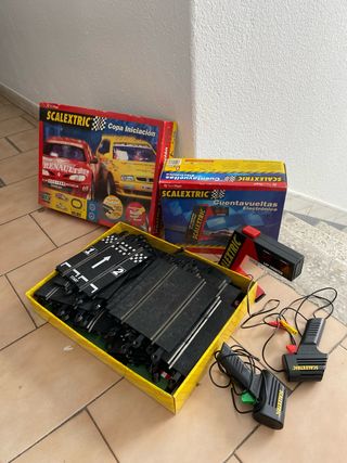Scalextric: circuito, mandos y contador sin coche
