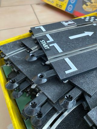 Scalextric: circuito, mandos y contador sin coche