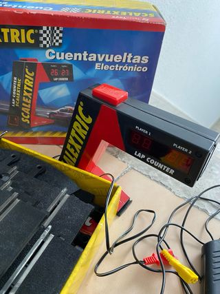 Scalextric: circuito, mandos y contador sin coche