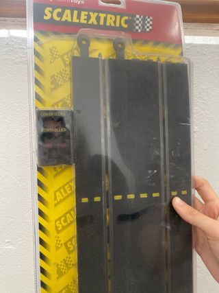 Scalextric: circuito, mandos y contador sin coche