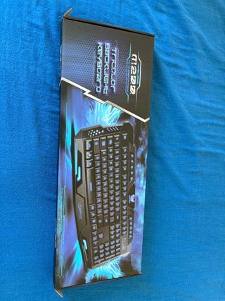 Teclado Gamer Uzezo RGB