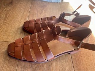 sandalias romanas piel