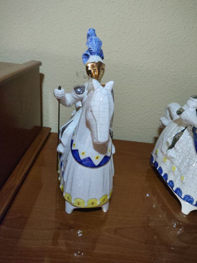 Caballeros medievales cerámica Manises.