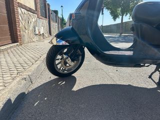 Aprilia Scarabeo negra