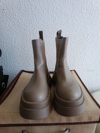 Botines beige plataforma