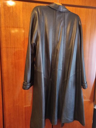 Abrigo cuero negro talla 46