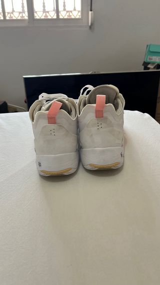 Zapatillas Jordan Luka 1 - Blancas y Rosa