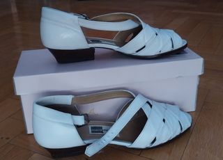 Sandalias blancas