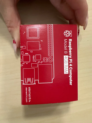 Raspberry Pi 4 Modelo B (4Gb) - Carcasa Roja