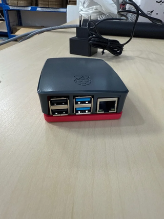 Raspberry Pi 4 Modelo B (4Gb) - Carcasa Roja