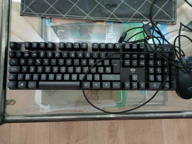 Teclado gaming negro