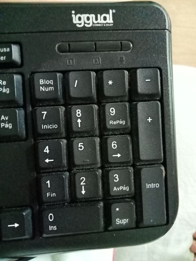 Teclado gaming negro