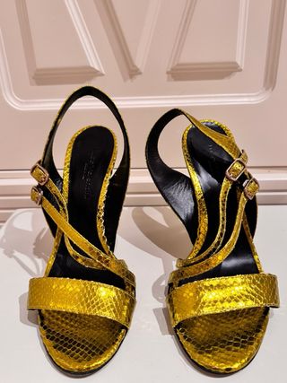 Sandalias color ocre mujer tacón alto