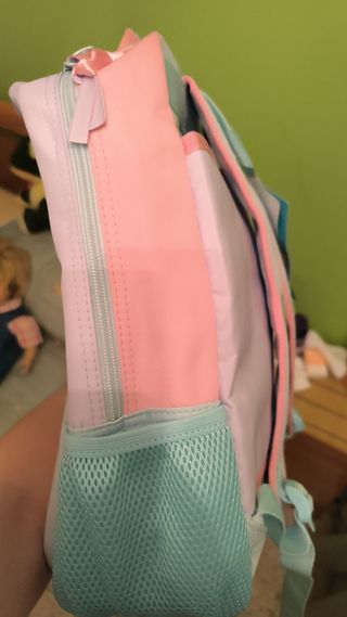 Mochila MOVOM niña, nueva 
Tamaño aprox ancho 10 c