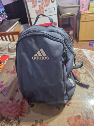 5 Mochilas Variadas - Adidas, Mathesers