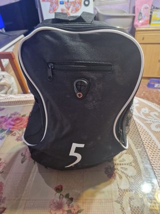 5 Mochilas Variadas - Adidas, Mathesers