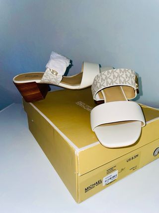 Tacones MICHAEL KORS blancos, talla 38 y 39. 