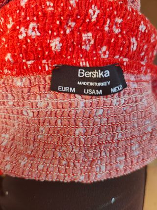USADO-Top Bershka rojo flores - Talla M-700