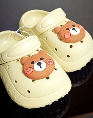 Crocs infantiles, talla 22/23, nuevo 