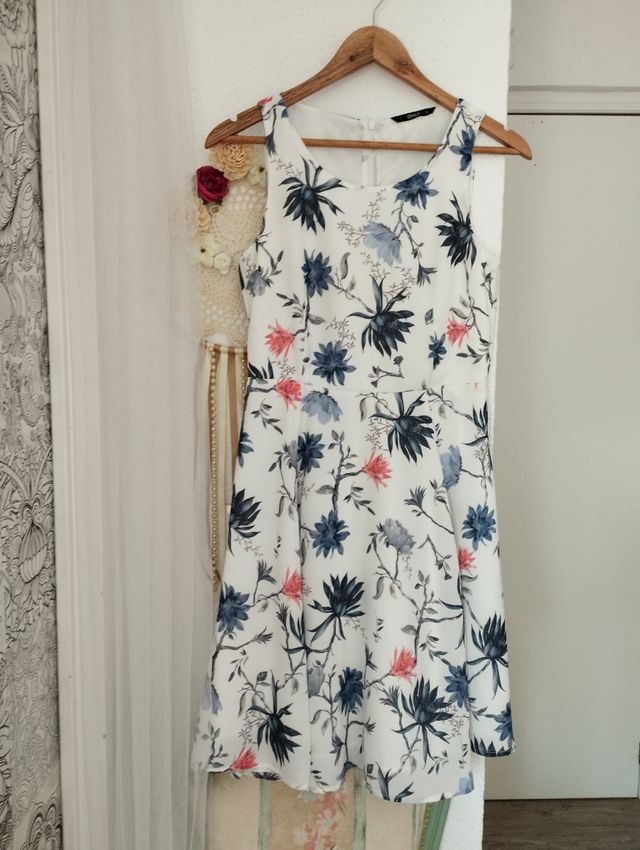 Vestido Only floral blanco y azul