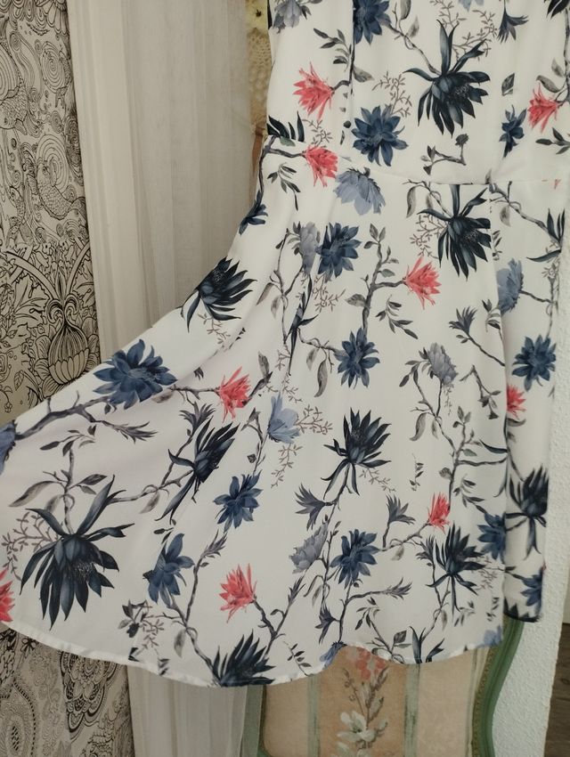 Vestido Only floral blanco y azul