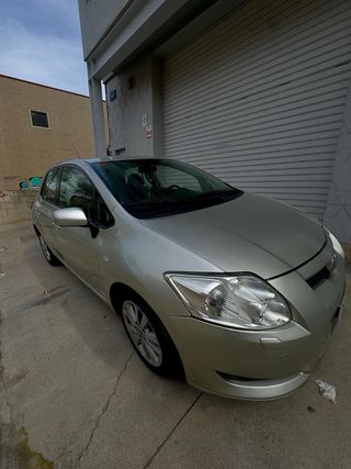 Toyota Auris 2009