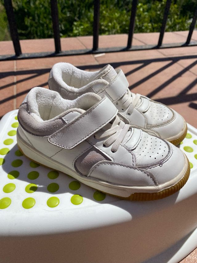 Zapatillas Zara piel blanca - 28
