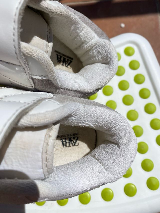 Zapatillas Zara piel blanca - 28