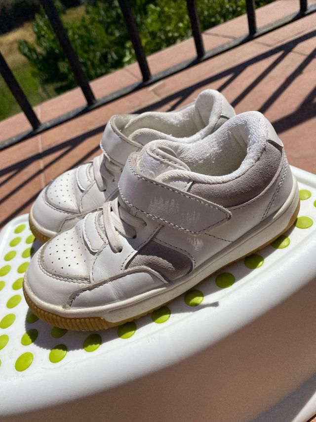 Zapatillas Zara piel blanca - 28