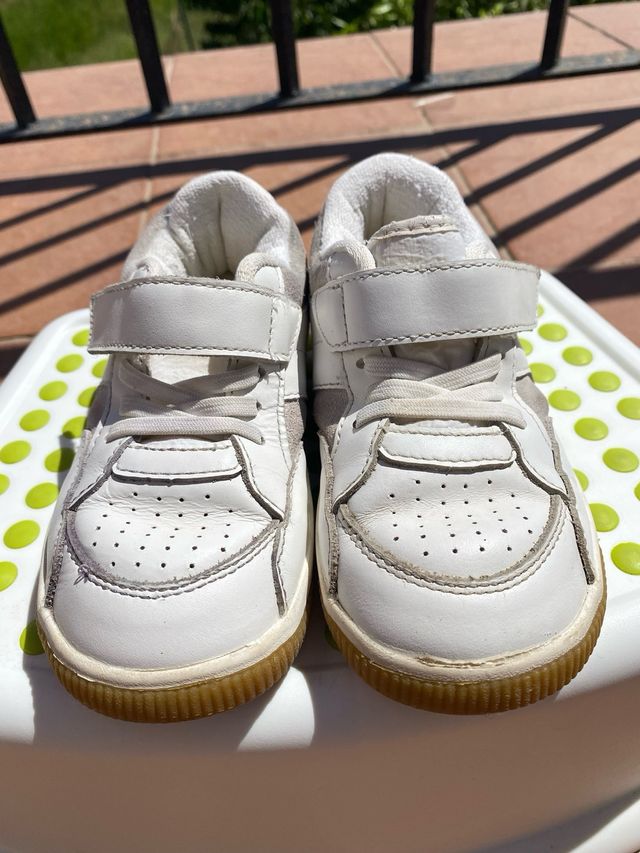 Zapatillas Zara piel blanca - 28