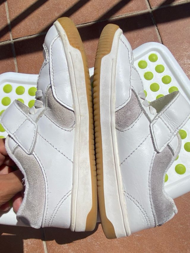 Zapatillas Zara piel blanca - 28