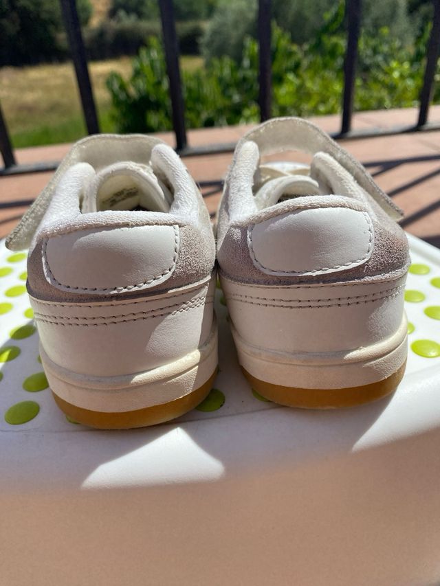 Zapatillas Zara piel blanca - 28