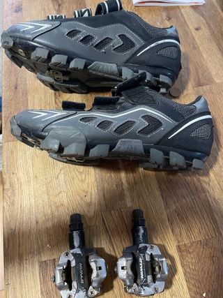 Zapatillas MTB B'Twin y pedales