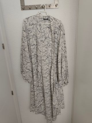Levita blanca estampada