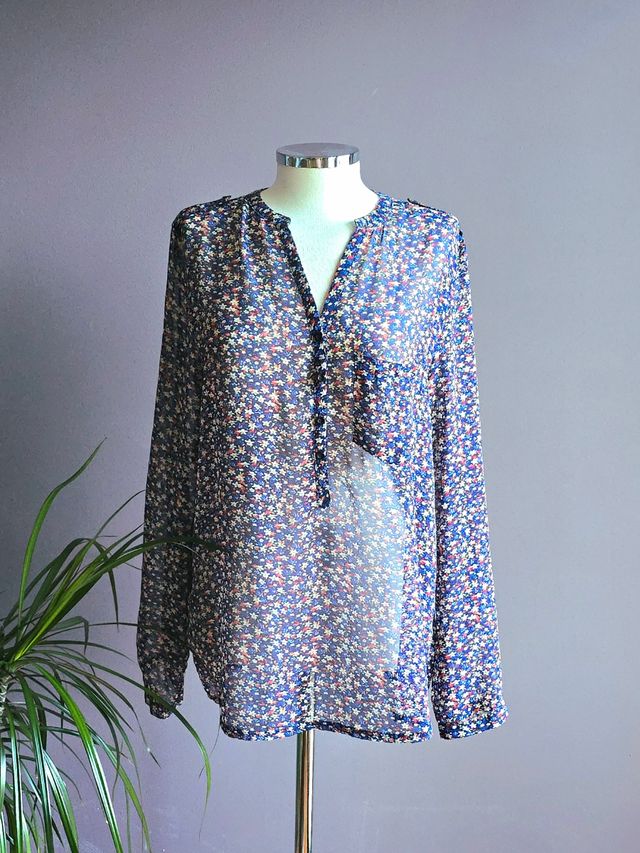 Blusa azul estampada manga larga