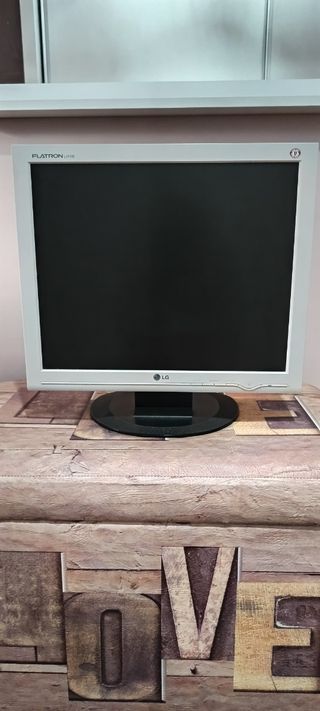 Monitor LG Flatron L194WS
ÚLTIMA OFERTA!!! 