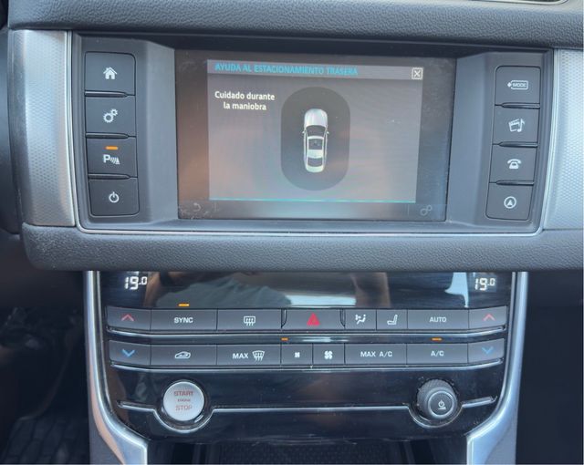 Jaguar XF 20d Pure Automatico 2016