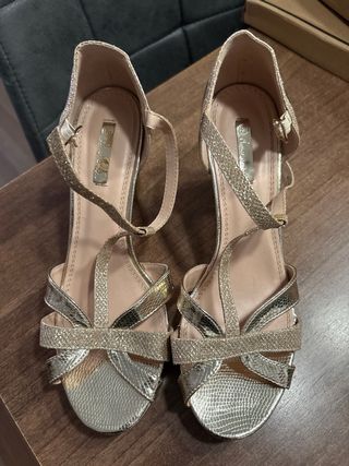 Zapatos dorados Amor amore