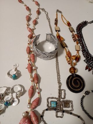 Lotto collane bracciali anelli